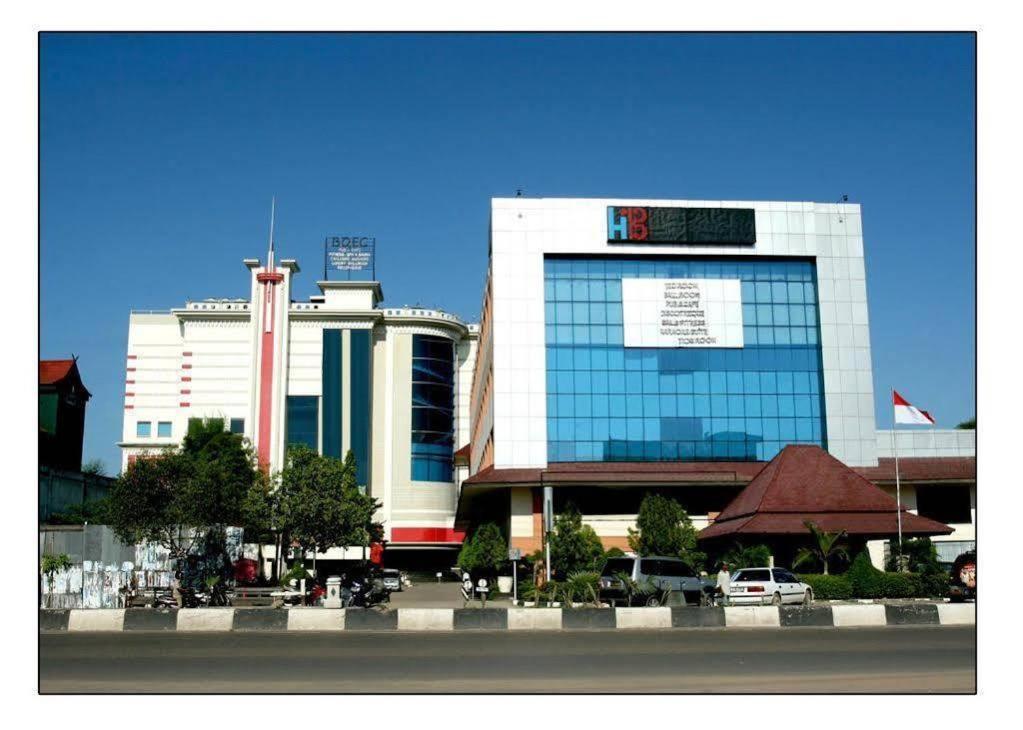 Hotel Banjarmasin International Екстер'єр фото